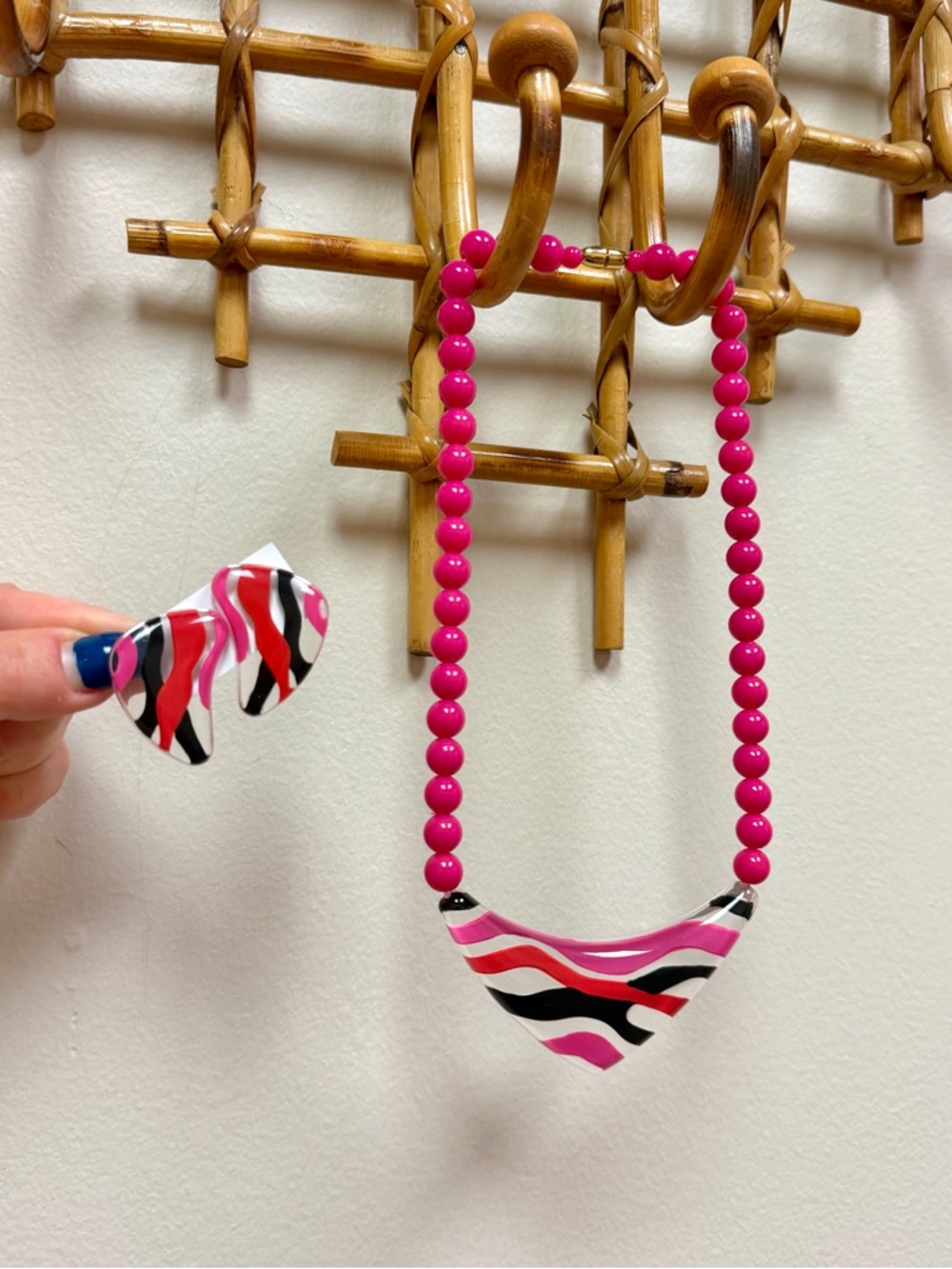 80s Vintage 💗 Lucite Beaded Statement Necklace & Earrings Set